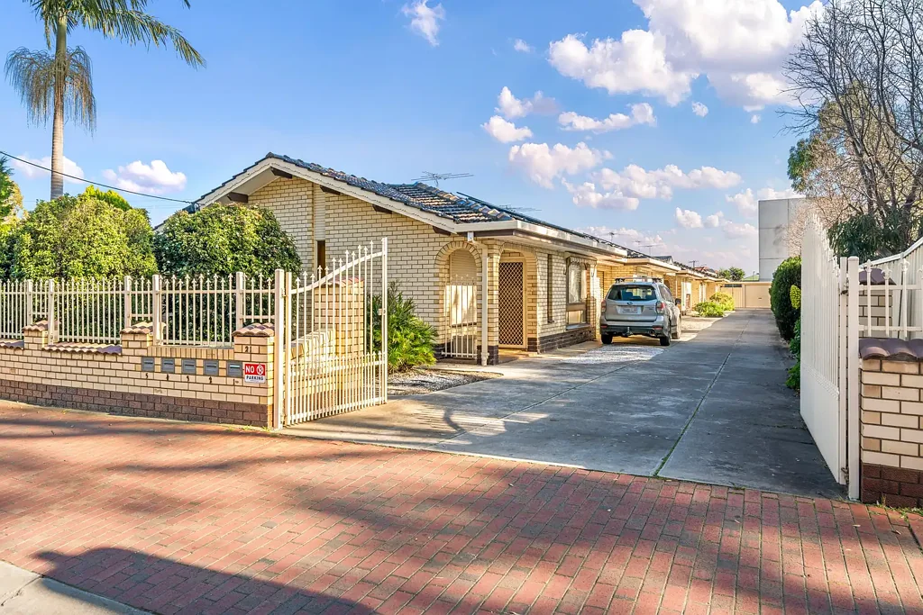 Woodville South 2房  Charming renovated 2-Bedroom unit in a small group in Woodville South - Your Perfect Retreat Awaits!