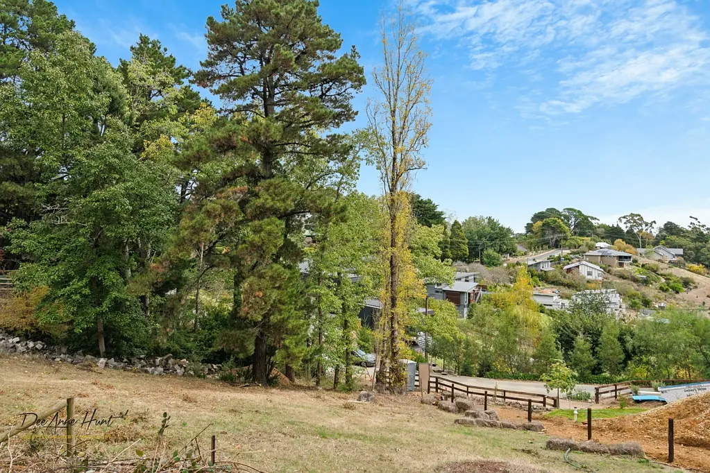 Crafers West YOUR DREAM HILLS HOME AWAITS! - Sited on an elevated canvas of over 2700sqm approx. encompassing breathtaking views