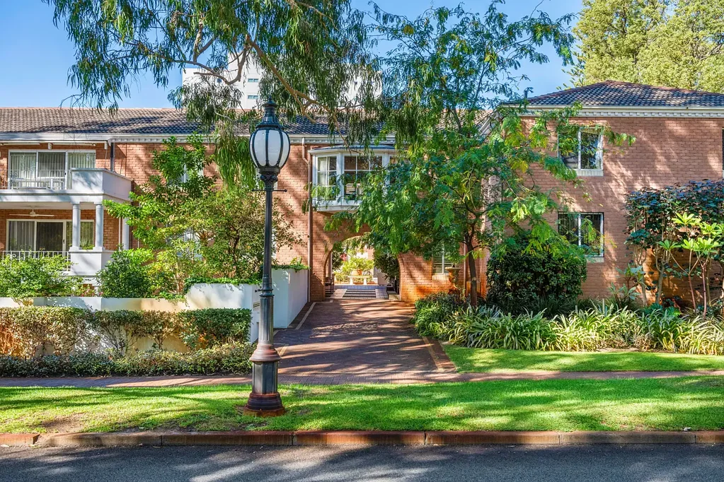 24/12 Wingfield Avenue, Crawley, WA 6009