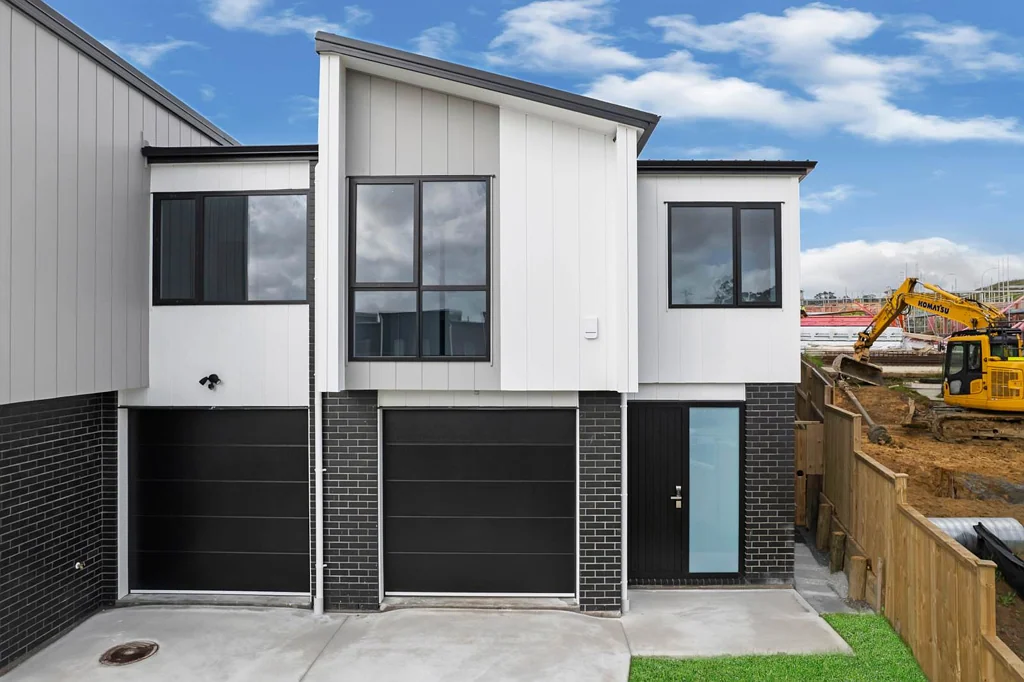 Flat Bush 4部屋 Stop paying rent, buy your home now!