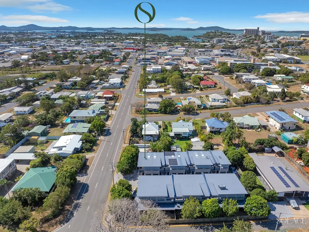 West Gladstone 2 Slaapkamer Refurbished Harbour Side Unit with Multiple Living Spaces!
