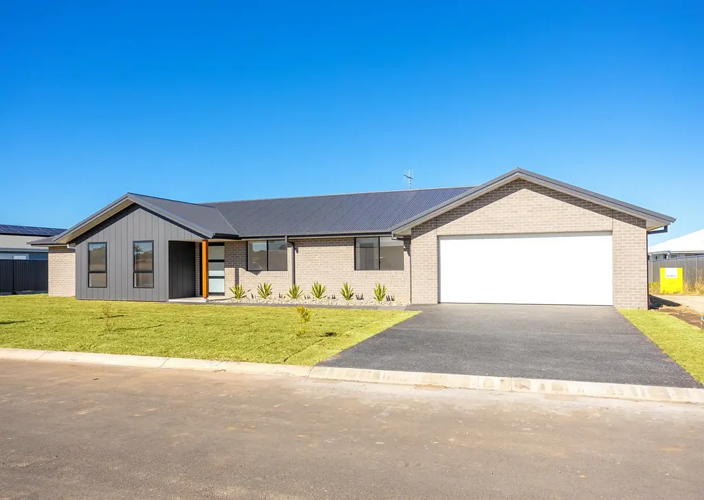 8 Peony Avenue, Old Bar, NSW 2430