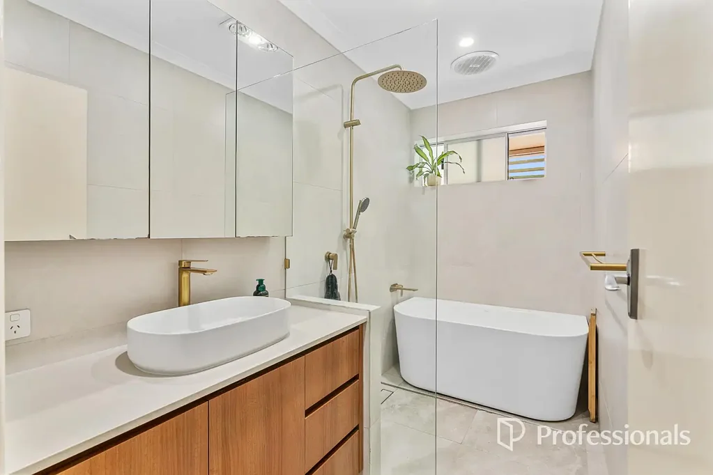 Balga 4ห้องนอน SPACIOUS FAMILY HOME ON 806SQM R40 BLOCK