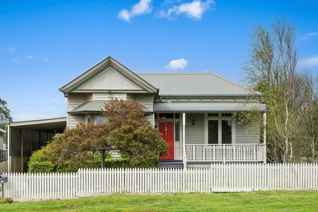 13 Clarke Street, Cobden, VIC 3266