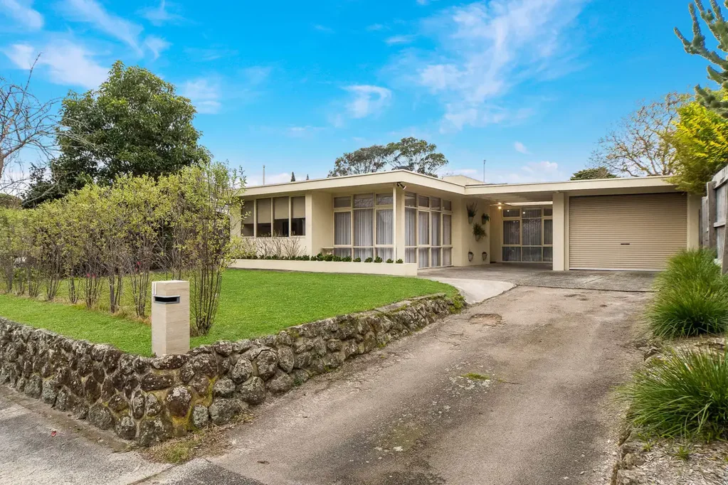 Frankston 3 Bedroom Modern Living, Prime Court Location