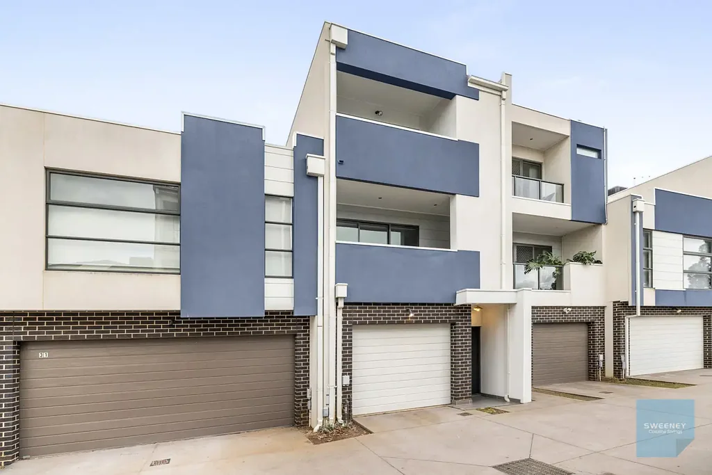 Caroline Springs 3Zimmer Impressive Low-Maintenance Living in a Prime Location