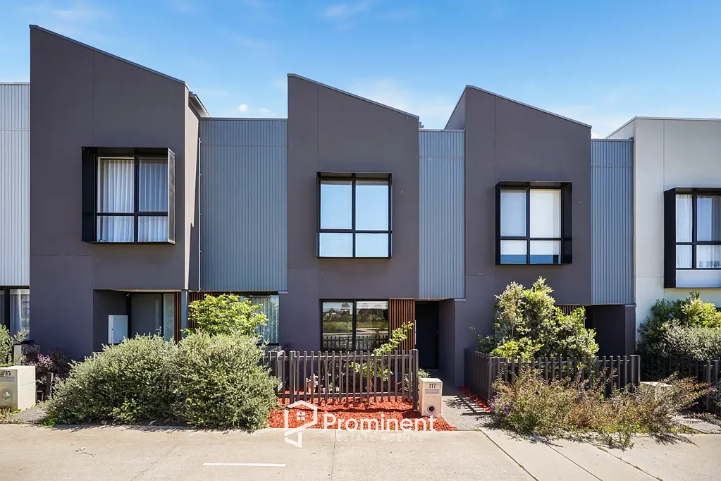 Cranbourne West 2침실 Modern, Low-Maintenance Living with No Body Corporate Fees!