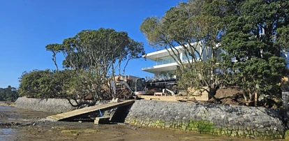 名人夫妇计划自建停机坪，社区炸锅