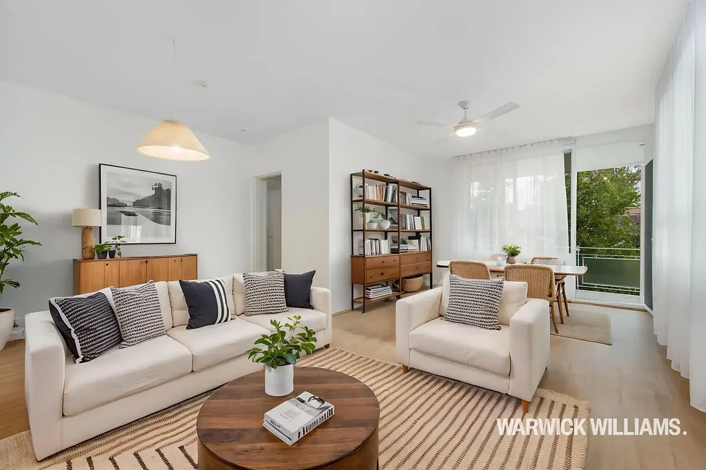 SPACIOUS LIGH-FILLED INTERIORS