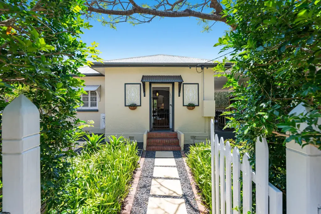 21 Elm Street, Wynnum, QLD 4178
