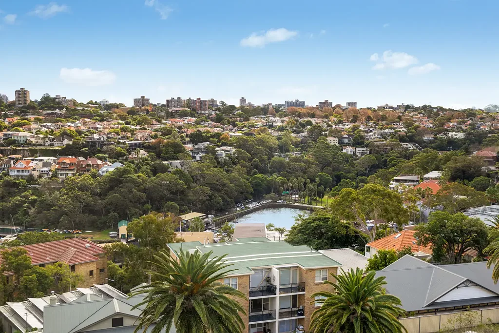 Mosman Bright Studio Apartment With Elevated District and Water Views
