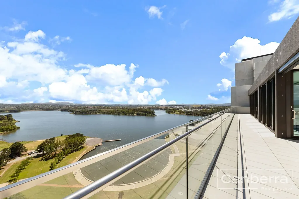 Penthouse Living in the Heart of Belconnen!!!