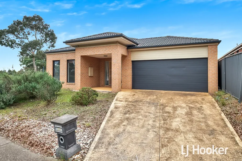 Stylish, Spacious & Set in a Sought-After Community! APPLICA