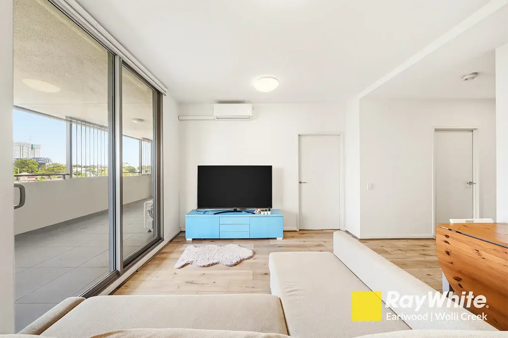 Wolli Creek 2Kwarto Spacious Corner Apartment with Expansive Wraparound Balcony and Open Views