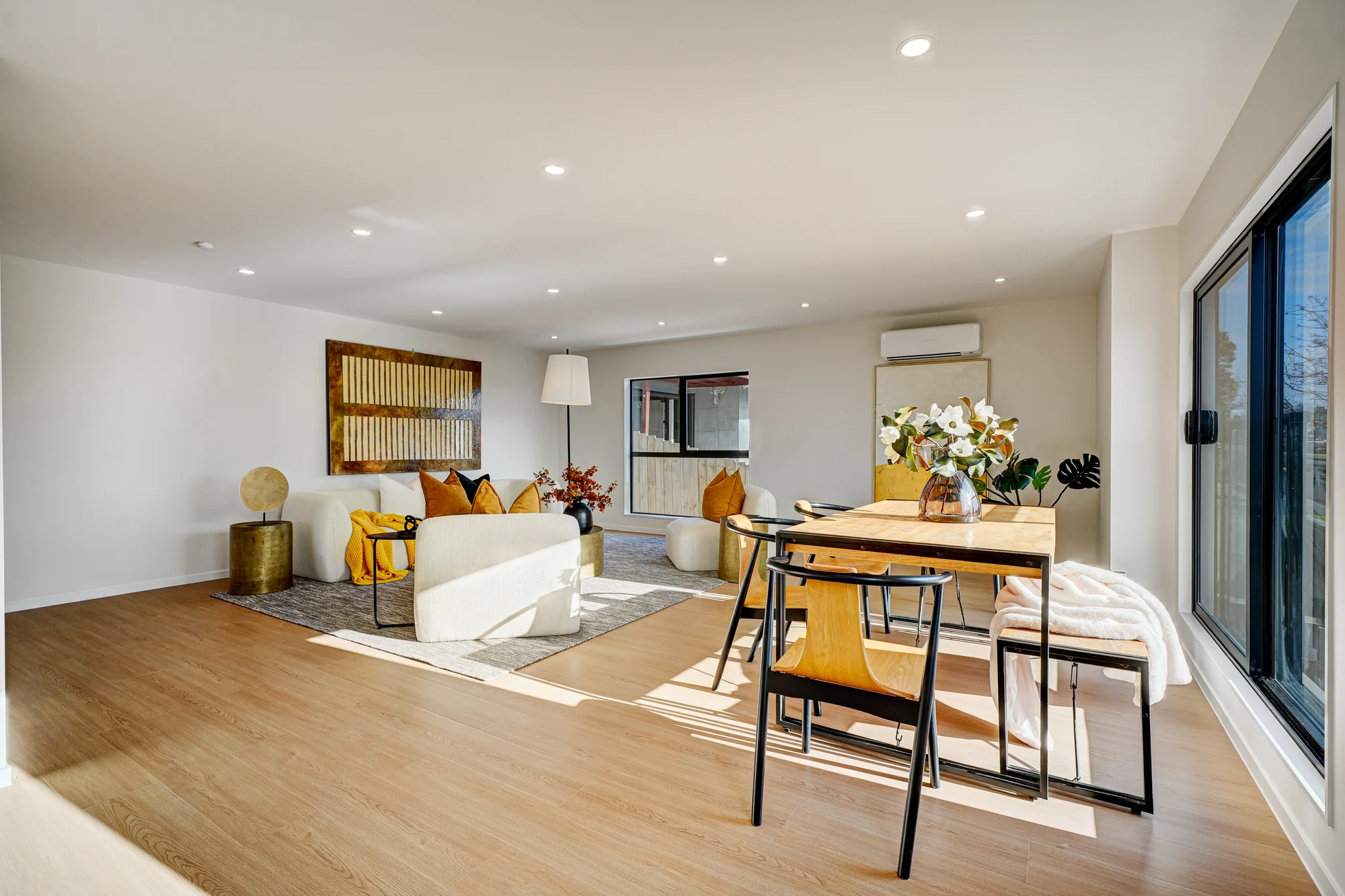 79 A, B, C Gallony Avenue, 4 Schlafzimmer, 2 Badezimmer, Townhouse