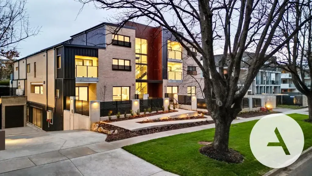 Turner 2कमरा LUXURY APARTMENT LIVING WITH HOUSE-LIKE PROPORTIONS IN BOUTIQUE COMPLEX