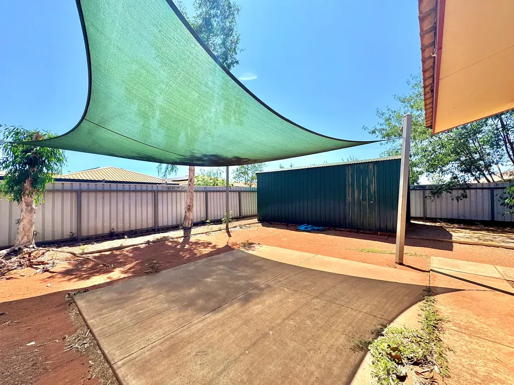 MODERN LOW MAINTENANCE LIVING