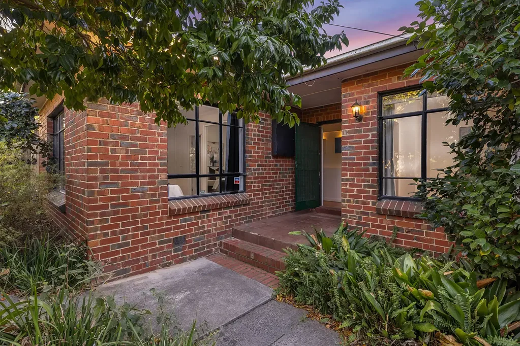 Highett 4 Bedroom Live in Now, Develop Later – Prime GRZ5 Opportunity in Central Highett