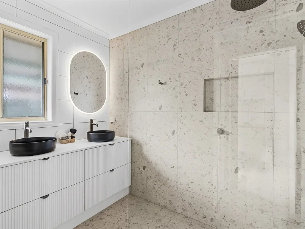 Rutherglen 3બેડરૂમ Tastefully renovated home in a highly sought pocket of Rutherglen