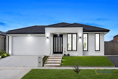 Bonshaw 4Zimmer Creek-Facing Modern Luxury Meets Ultimate Convenience!