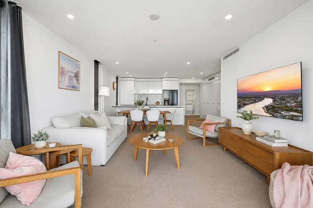 Broadbeach 2कमरा Coastal Living with exceptional Investment Appeal-designed for owner-Occupiers and investors alike in the Heart of Broadbeach