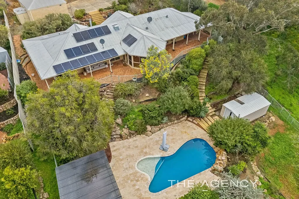 Swan View 5房  Where Every Window Frames a View!