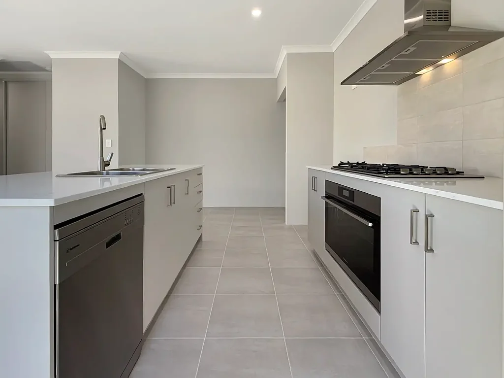 Near New 5-Bedroom, Ready to Move In Now!