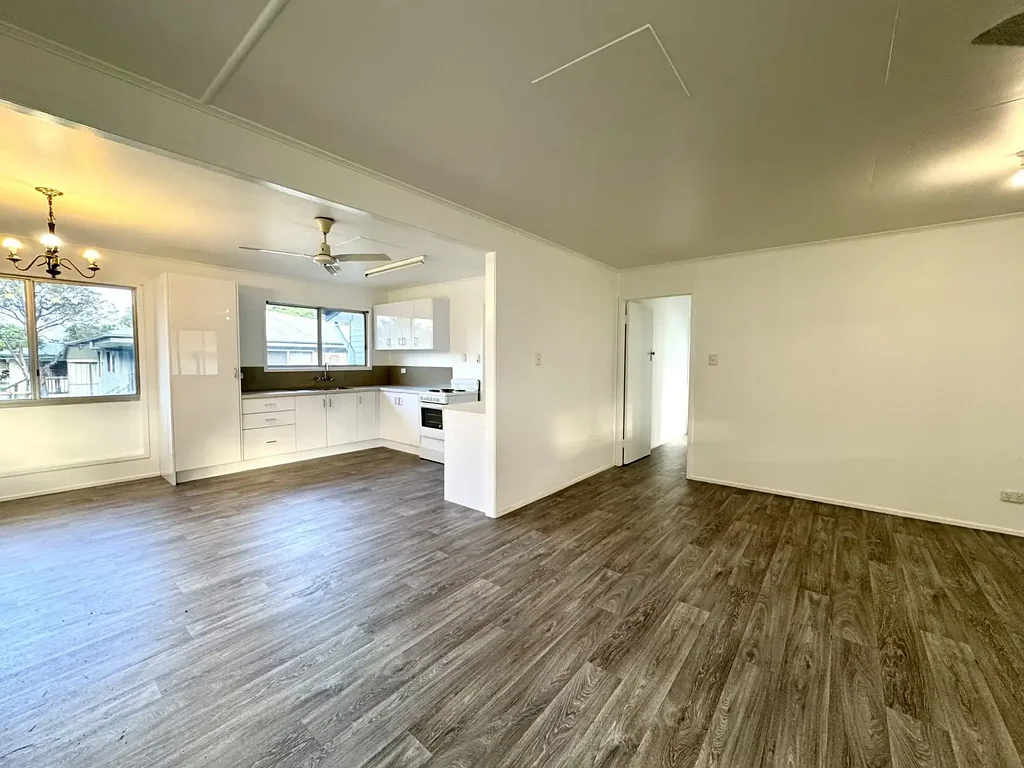 STYLISHLY UPDATED 4 BEDROOM HOME IN PRIME LOCATION