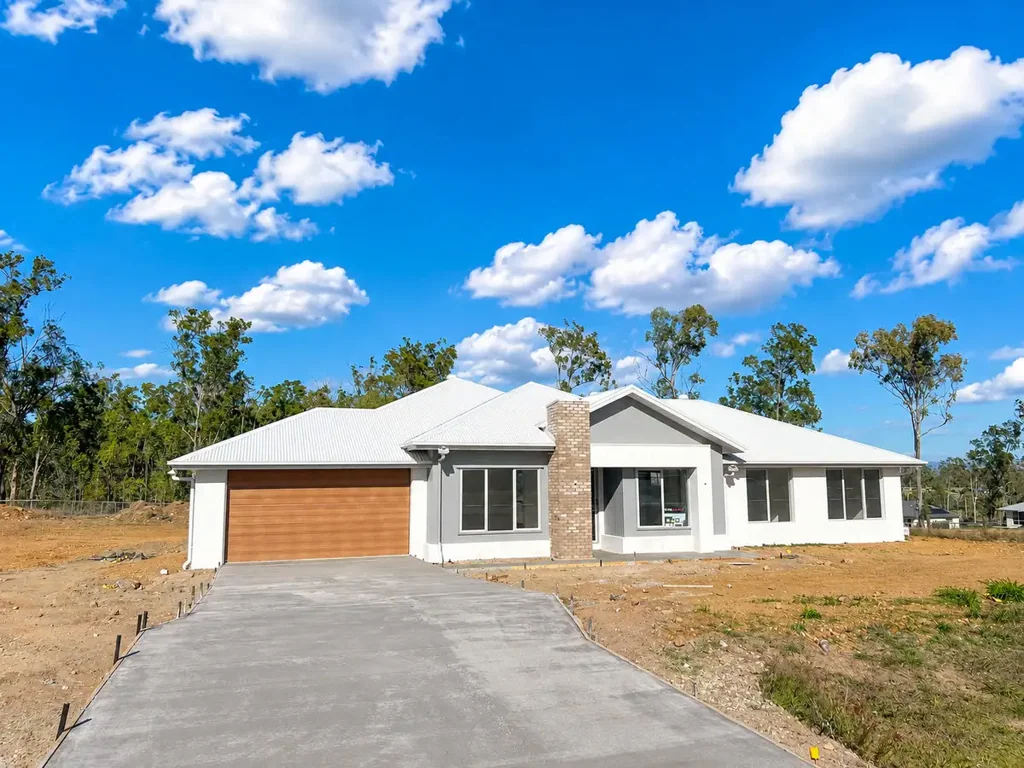 Adare 4ห้องนอน Brand New Build with Multiple Living Zones & Acreage Appeal