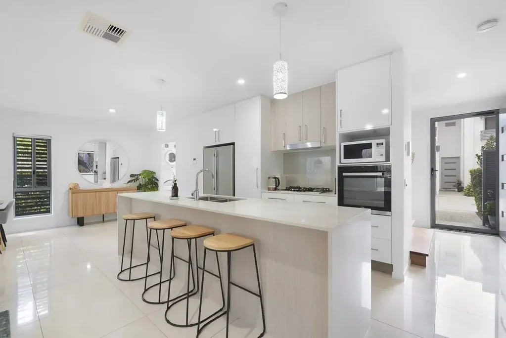 14/50 Compass Drive, Biggera Waters, QLD 4216