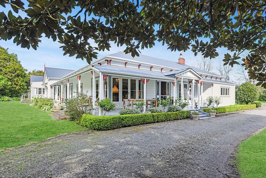 Papaiti Landmark homestead with river views