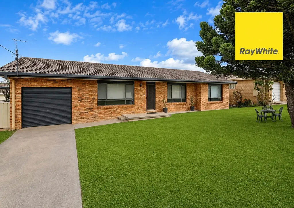 Inverell 3 Slaapkamer Solid Brick Home on Mather Street