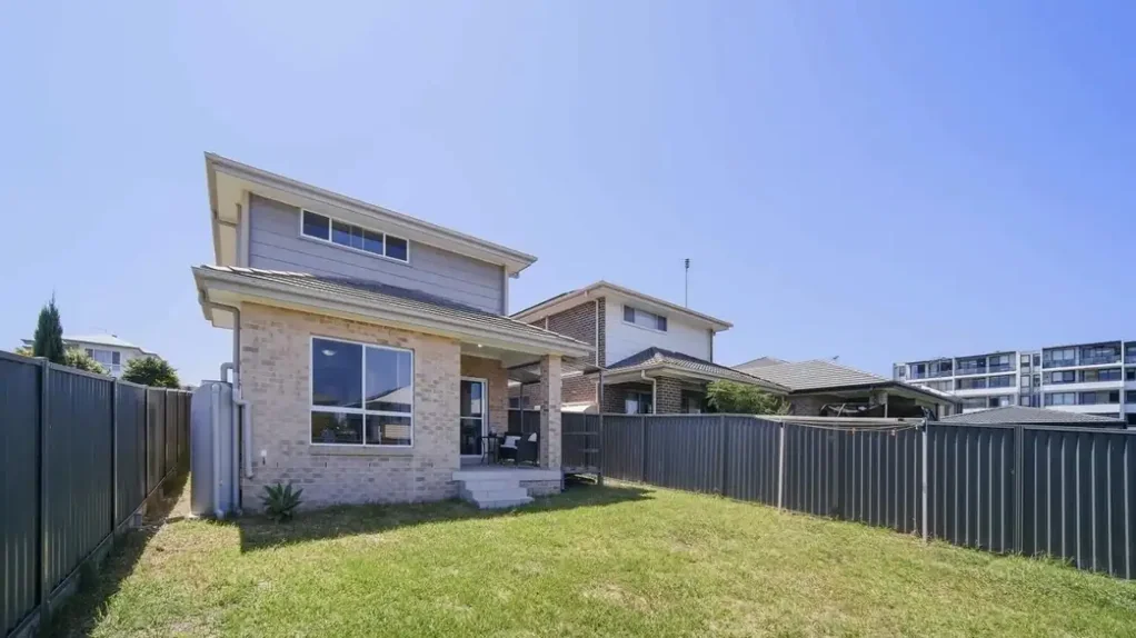 Tallawong 5Kwarto Immaculate Family Home in the Heart of Tallawong | Generous Block