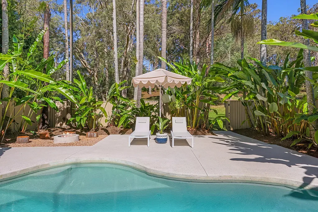 Ashmore 3房  Contemporary Flair Meets Opportunity in Prime Ashmore Location