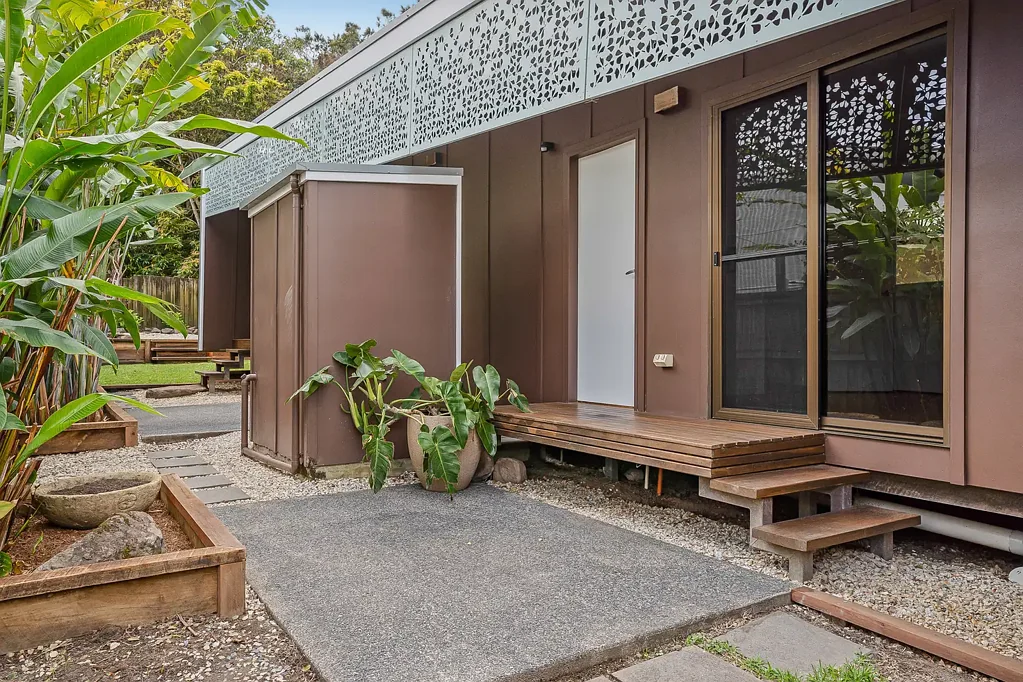 Freestanding home within easy walking distance to the beach