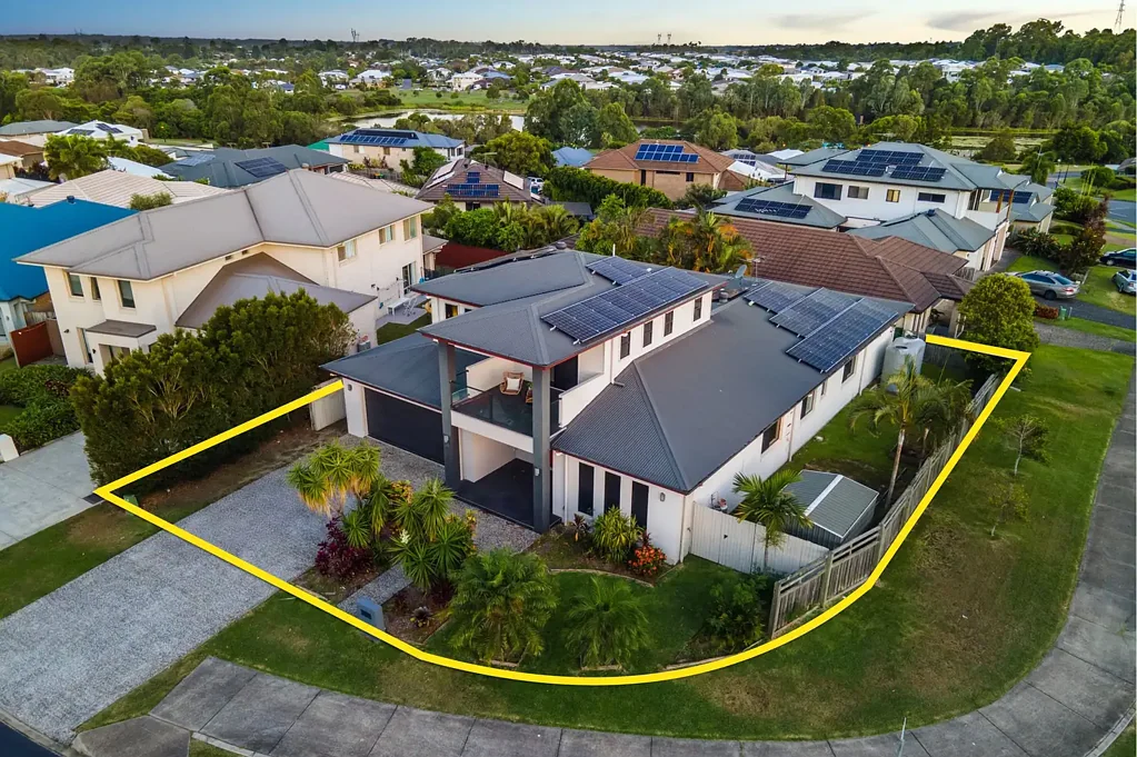 Warner 5chambre 5 Bedroom Modern Living Meets Lakeside Serenity - 29 Rolland Parade, Warner