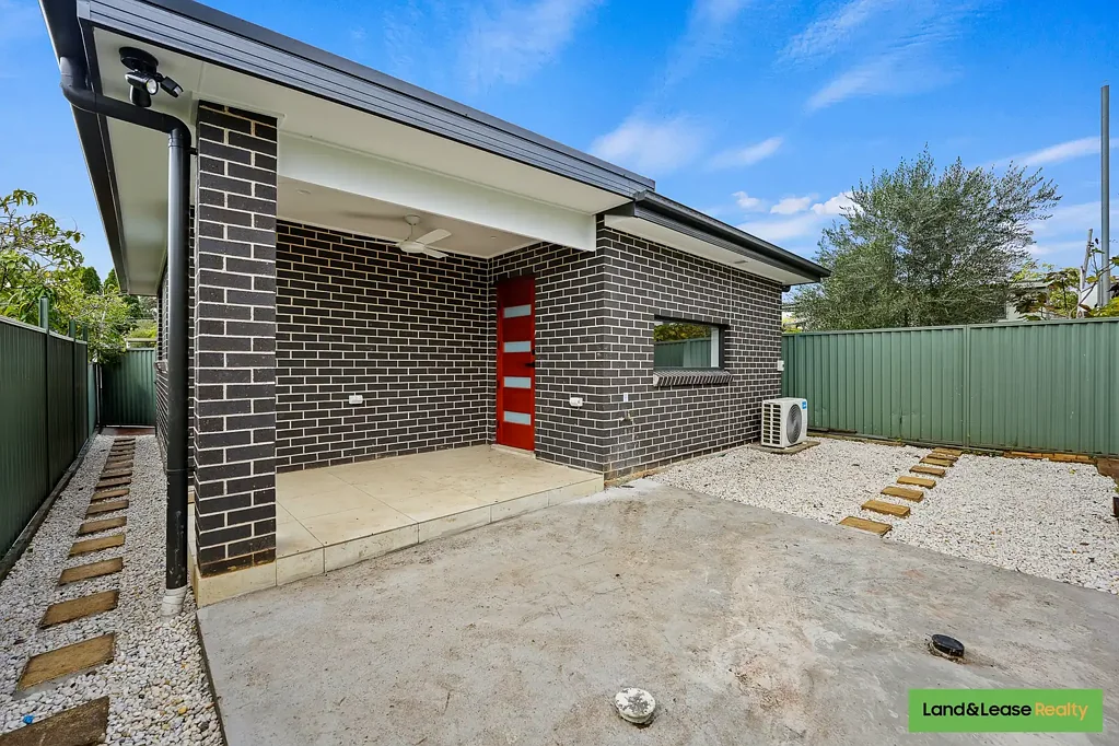 Lakemba 5Zimmer Dual Income House with Brand-new Granny Flat for sale