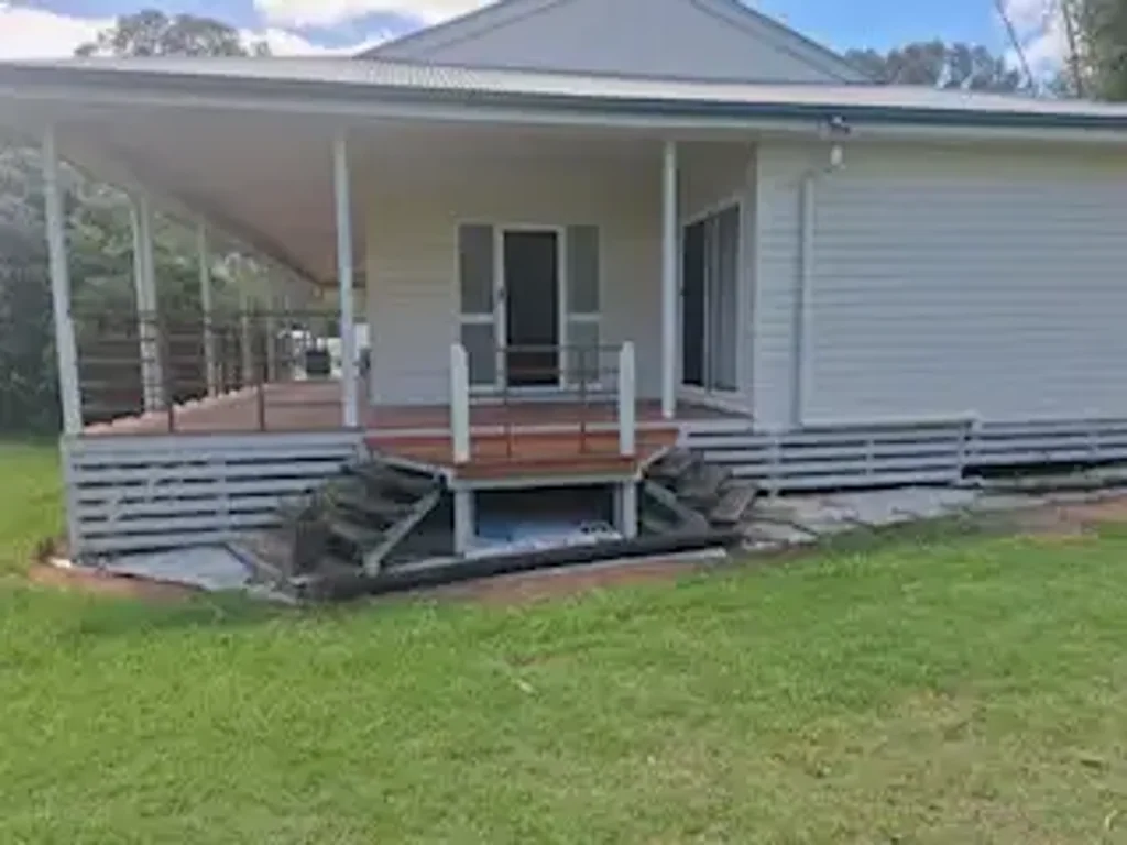 Tamborine  Country Life-Style Retreat set on approx. 4.5 Acres