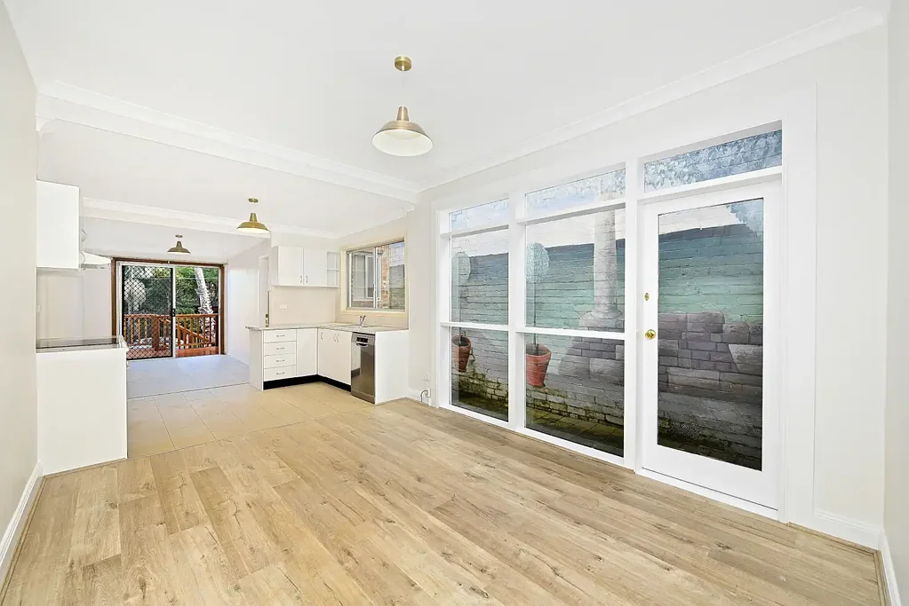 Victorian Terrace In Prime Location