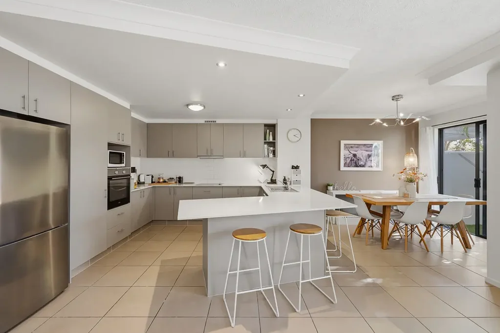Robina 2房  Spacious Ground Floor Living with Room to Relax