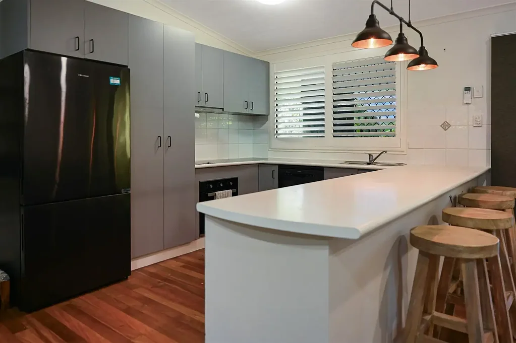 West Gladstone 3Moenga Modern Family Home in West Gladstone