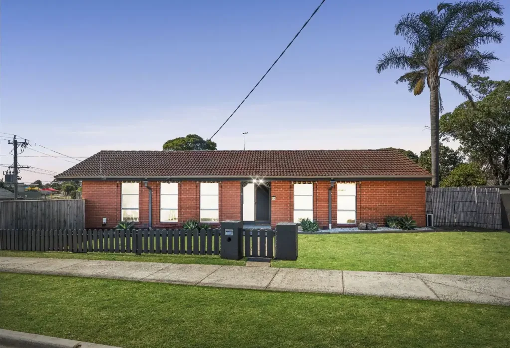 Fully Furnished 4 Bedroom House in Mornington