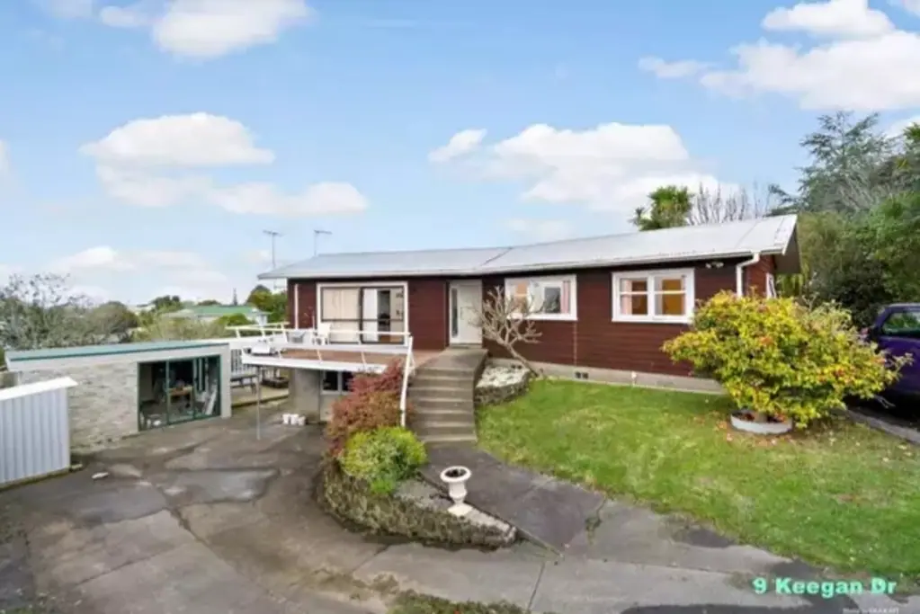 MASSEY - A Large Family Home