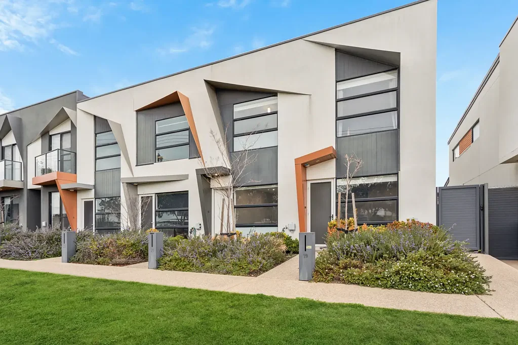 St Clair 2 Bedroom Lake Views & Lifestyle Ease With Lock-And-Go Freedom, St Clair Style
