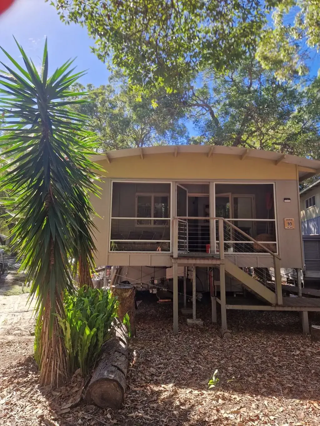 South Stradbroke 3غرفة نوم Perfectly Presented and Positioned OFF GRID LARGE Eco Cabin!