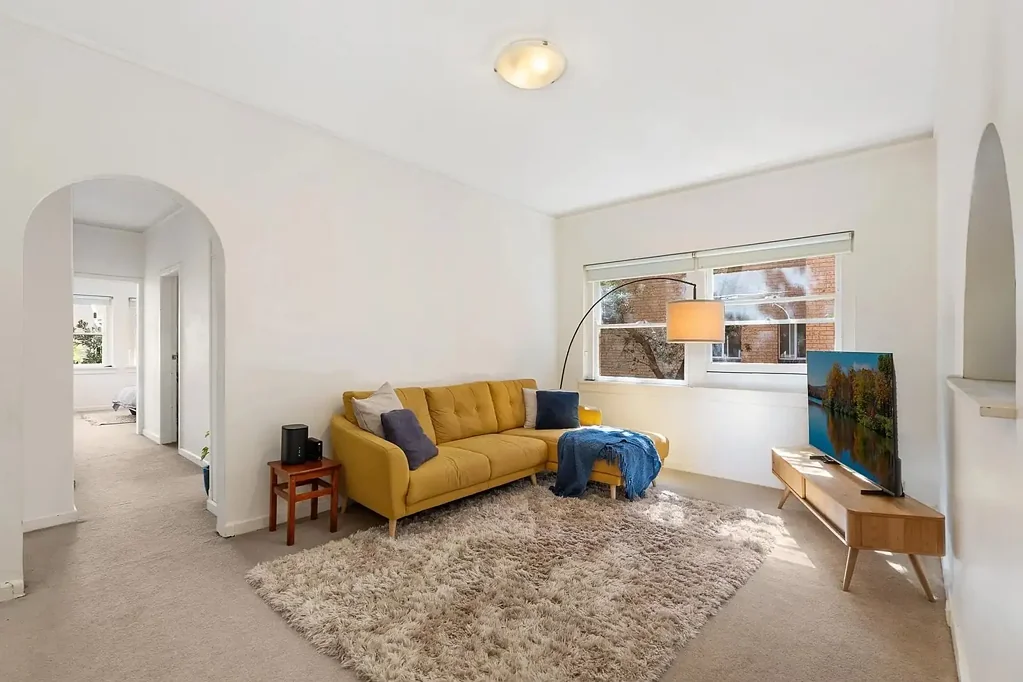 Modern Two-Bedroom Apartment in Convenient Lifestyle Location