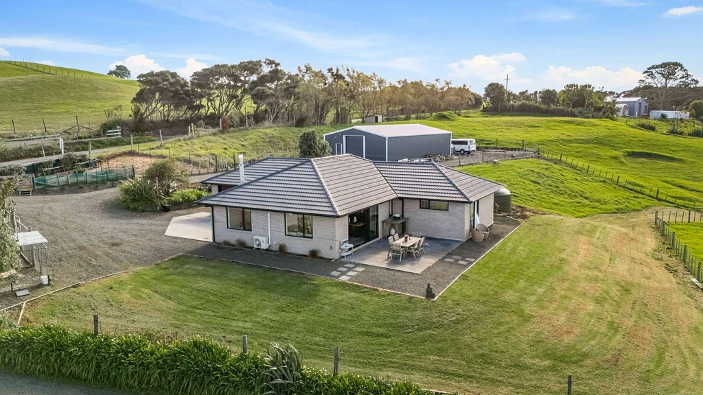 Helensville 4ਬੈੱਡਰੂਮ 2712 South Head Road Helensville