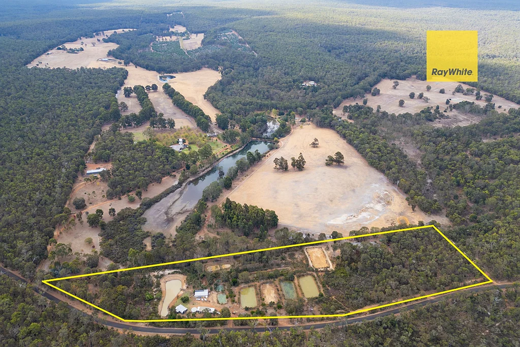 Nannup 3 Bedroom Acreage with Marron Ponds in private location!