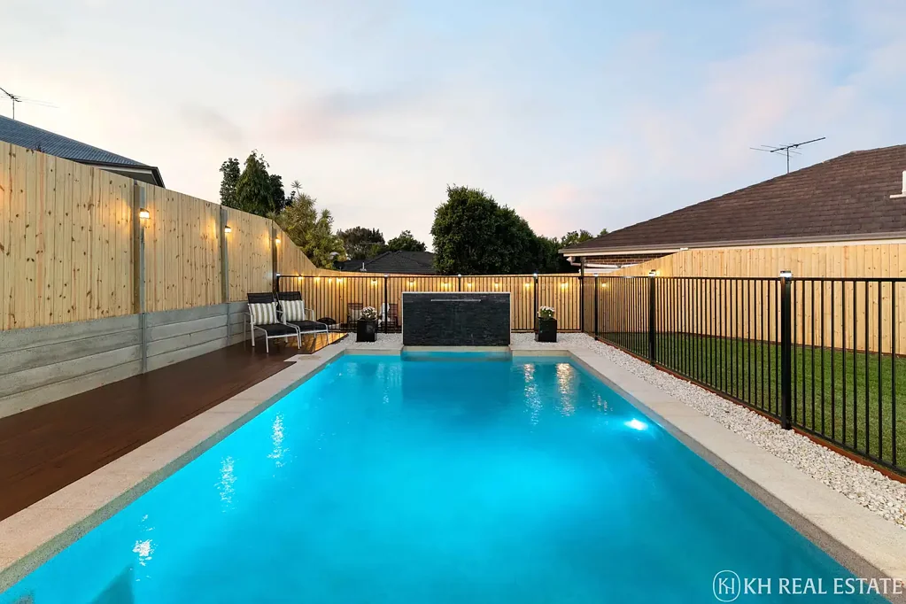 Warner 4બેડરૂમ THREE LIVING ZONES, POOL & SERIOUS SIDE ACCESS ON 731M2