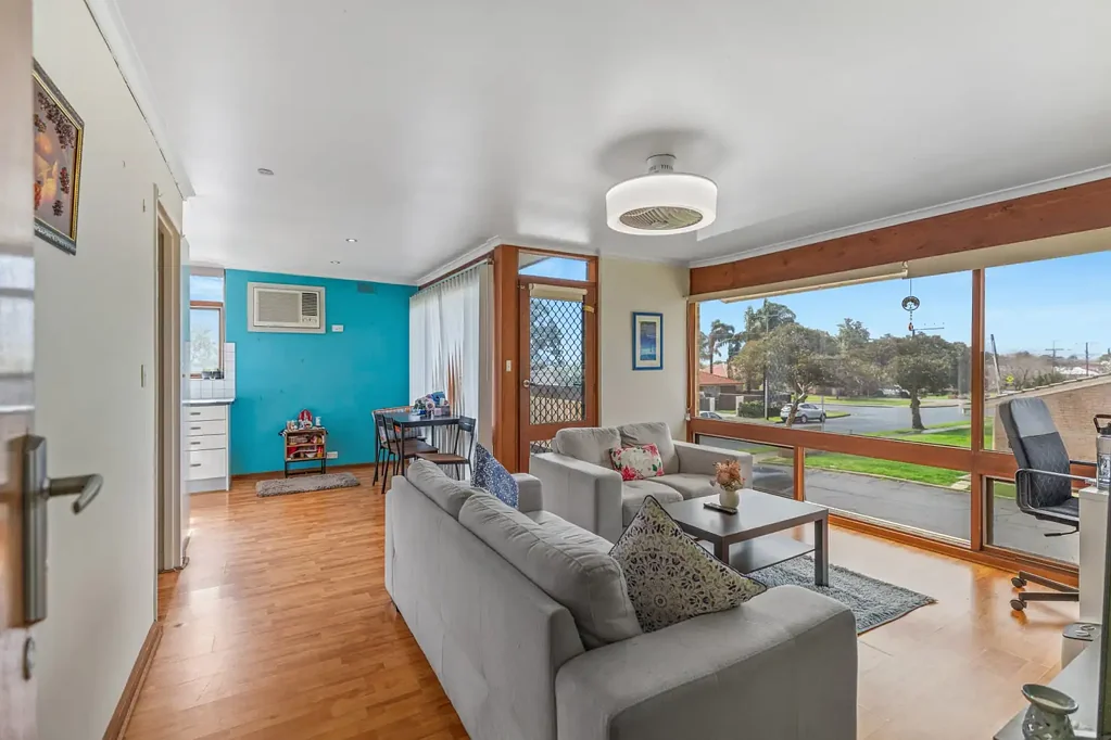 Morphettville 2 Bedroom Light filled and set to impress!